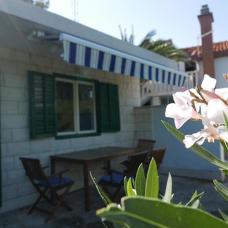 Vacation House "Pave" Povlja  Buitenkant foto