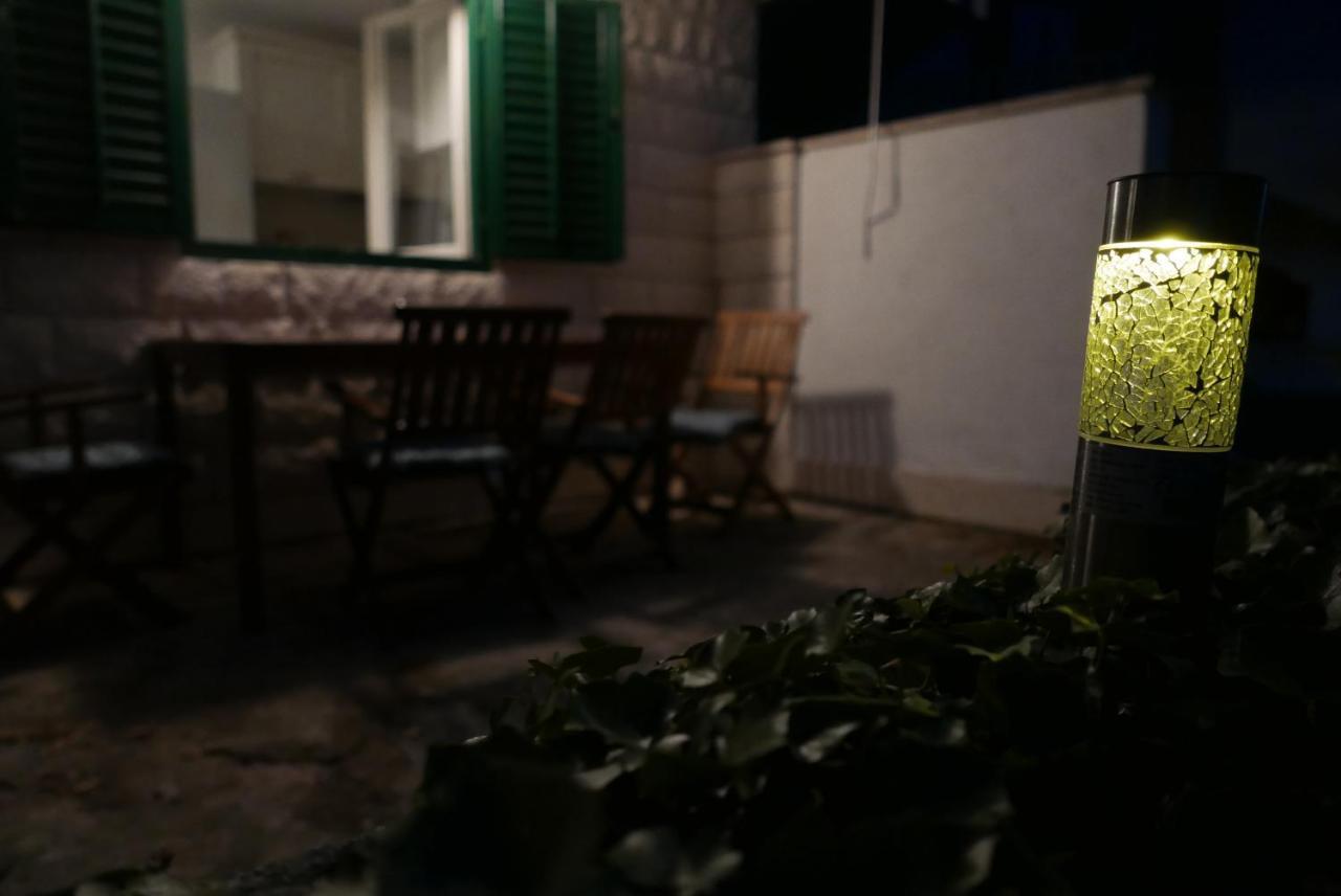 Vacation House "Pave" Povlja  Buitenkant foto