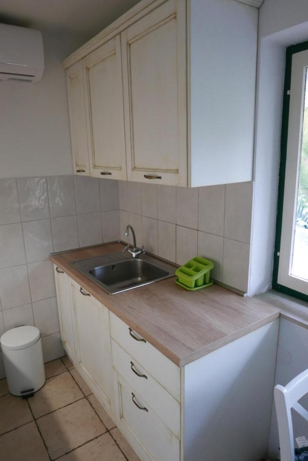 Vacation House "Pave" Povlja  Buitenkant foto