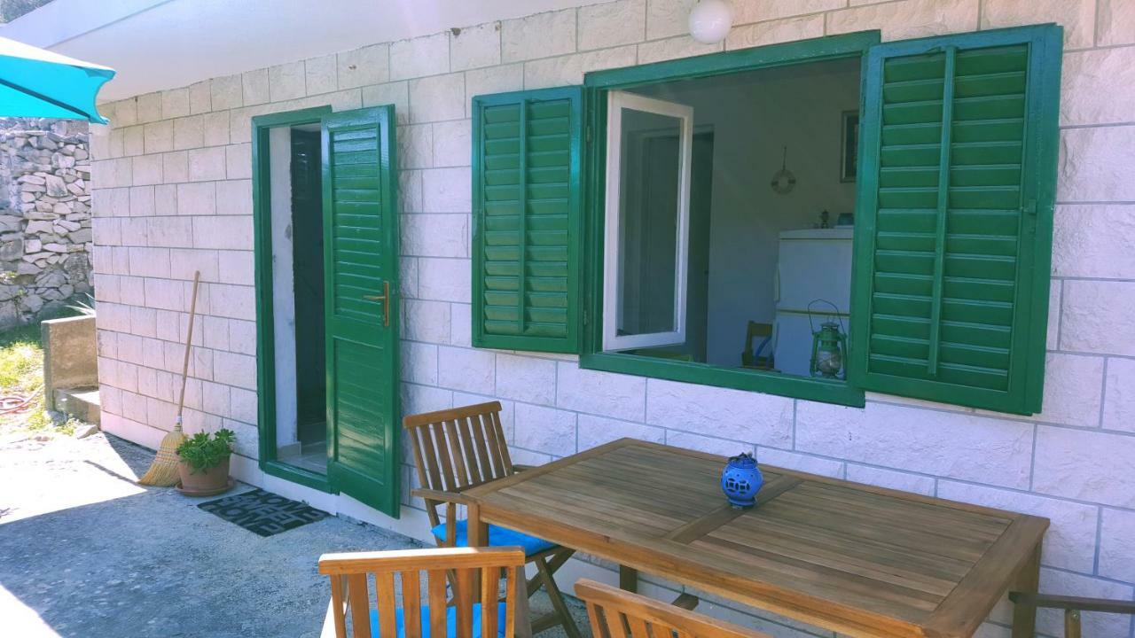 Vacation House "Pave" Povlja  Buitenkant foto