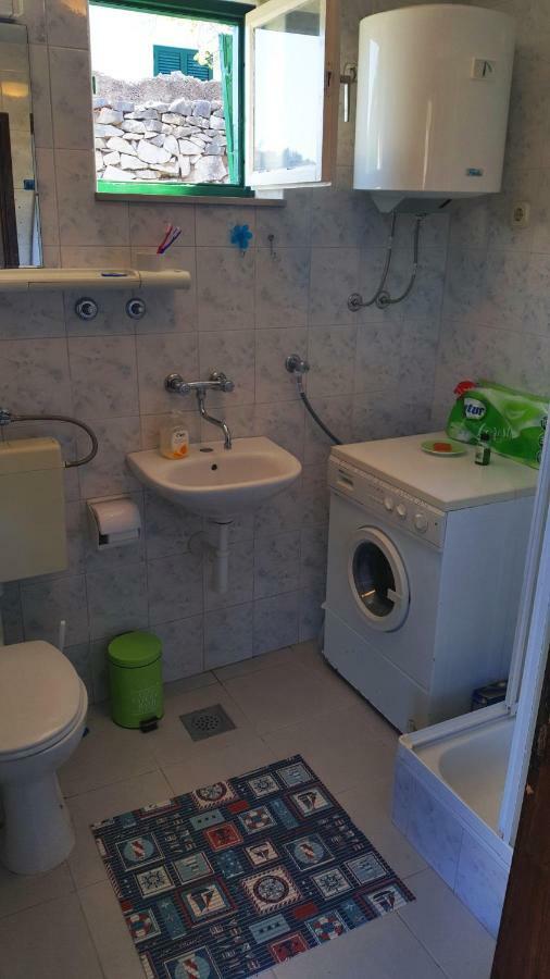 Vacation House "Pave" Povlja  Buitenkant foto