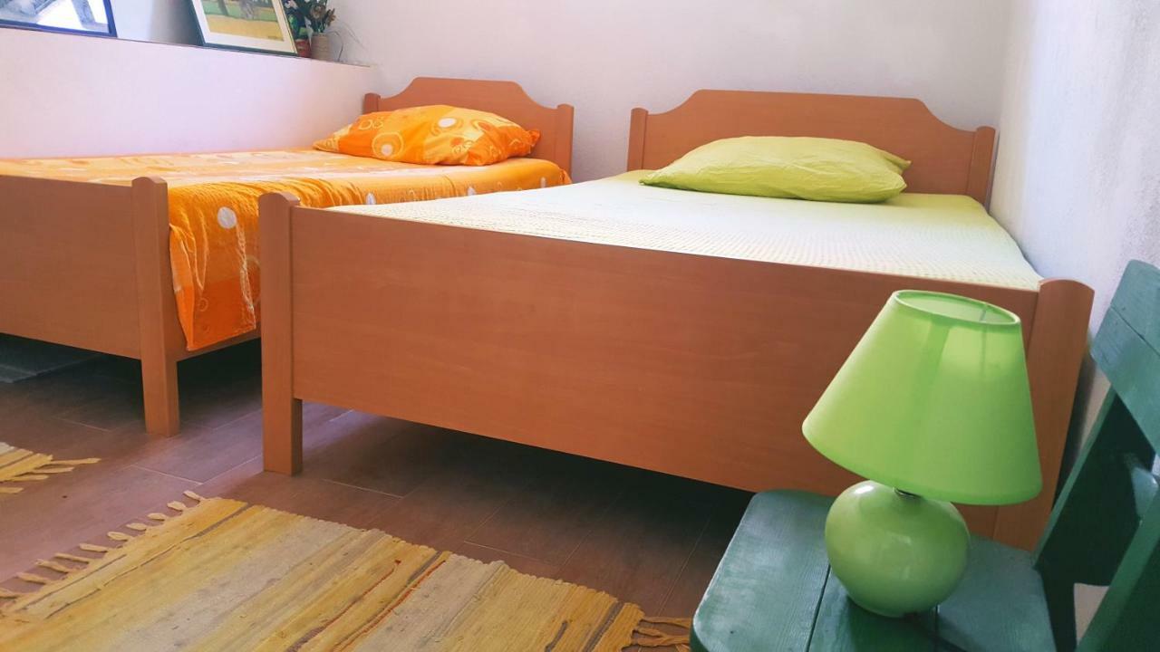 Vacation House "Pave" Povlja  Buitenkant foto