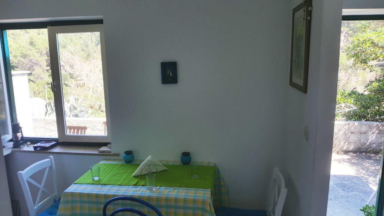 Vacation House "Pave" Povlja  Buitenkant foto